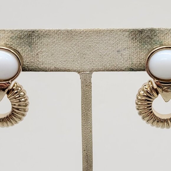 Vintage 1980s Signed Panetta Goldtone White Cabochon Pierced Earrings - Picture 11 of 11